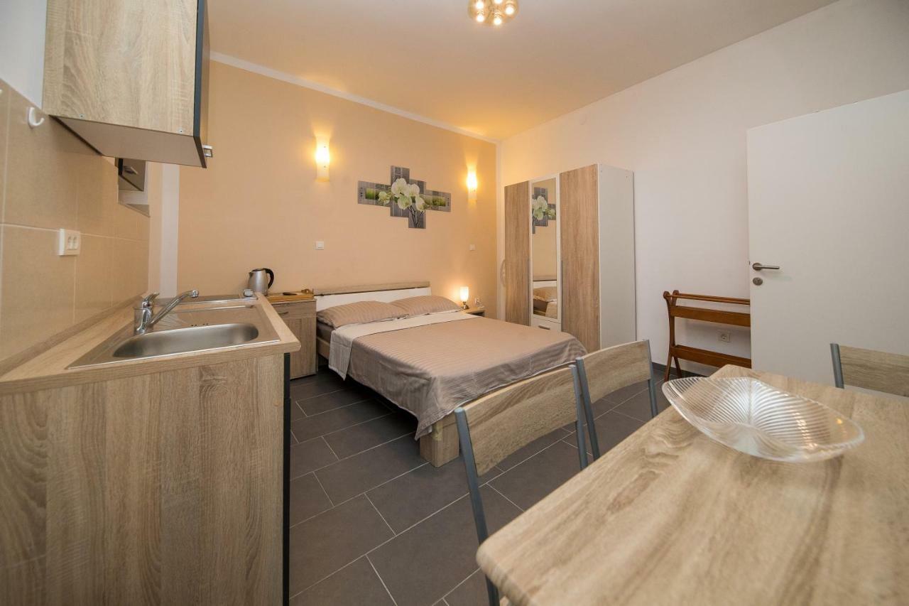 Apartment Zorica Crikvenica Exterior foto